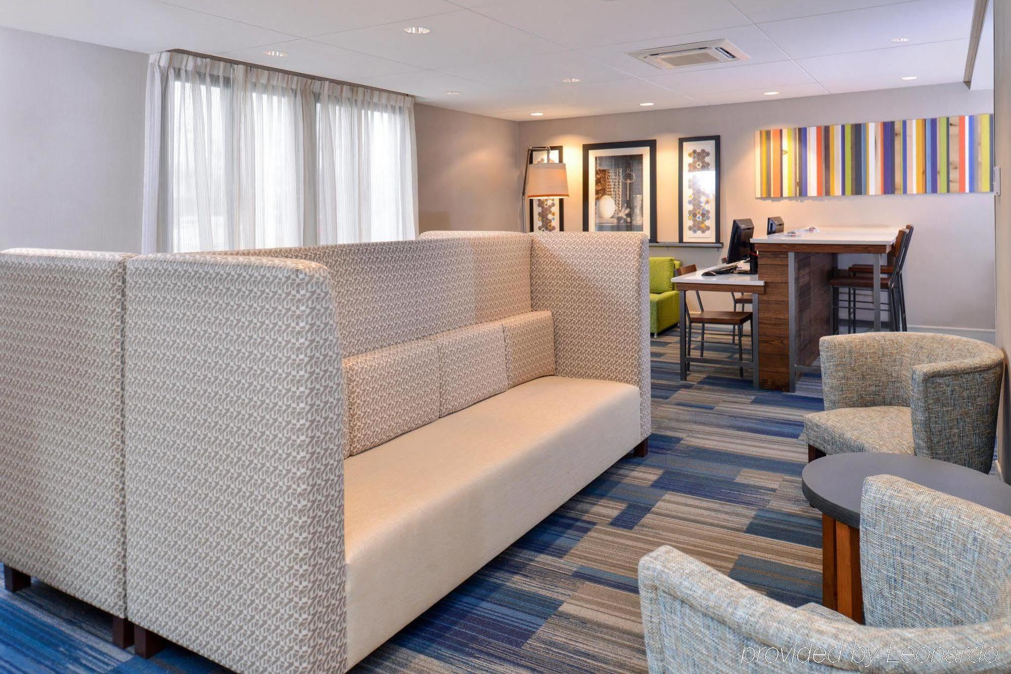 Holiday Inn Express Rochester - University Area By Ihg Exterior photo